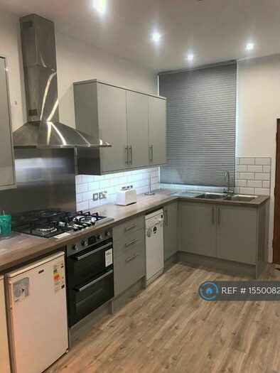 10 Bedroom Terraced House To Rent In Ridge Terrace Hyde Park, Leeds, LS6