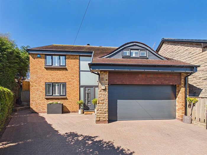 5 Bedroom Detached House For Sale In Longcroft Avenue, Dronfield Woodhouse, Dronfield, S18