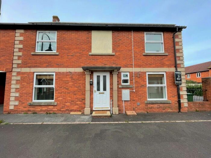 4 Bedroom House To Rent In Sweetgrass Road, Weston Village, Weston-super-Mare, BS24