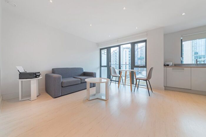 1 Bedroom Flat To Rent In The Radius, Osiers Road, Wandsworth, London, SW18