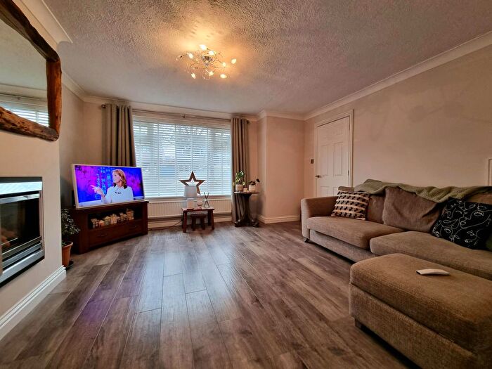 3 Bedroom Property To Rent In Kenilworth Avenue, Loughborough, LE11