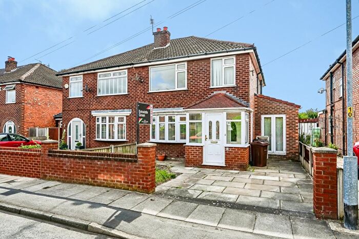 3 Bedroom Semi-Detached House For Sale In Wynnstay Avenue, Liverpool, Merseyside, L31