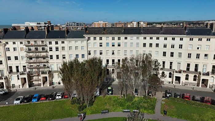 3 Bedroom Flat To Rent In Adelaide Crescent Hove, BN3