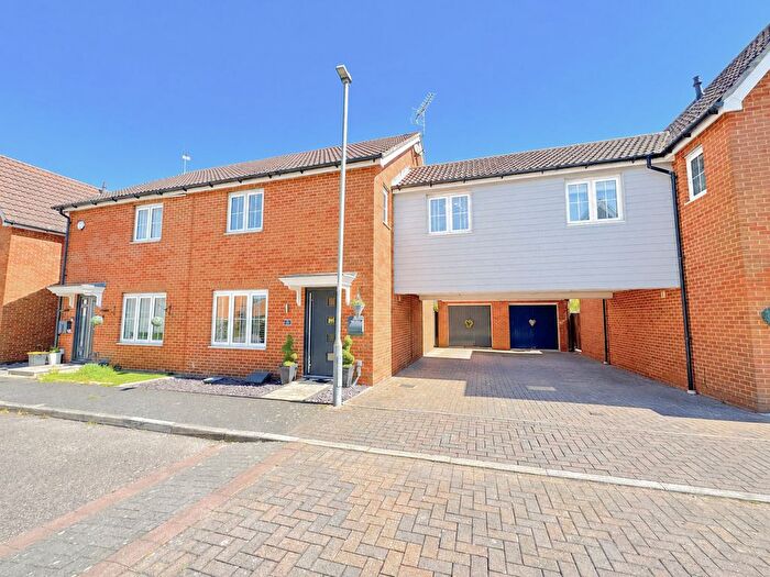 4 Bedroom Semi-Detached House For Sale In Temple Way, Rayleigh, SS6