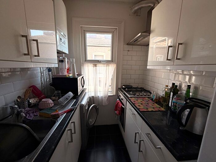 2 Bedroom Flat To Rent In Mannock Road, London, N22