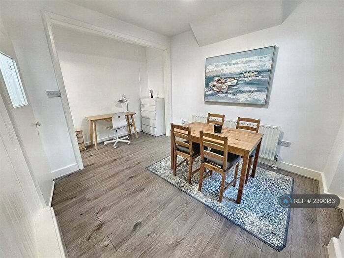 3 Bedroom End Of Terrace House To Rent In White Road, London, E15