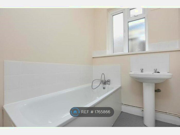 1 Bedroom Flat To Rent In Kent House Road, London, SE26