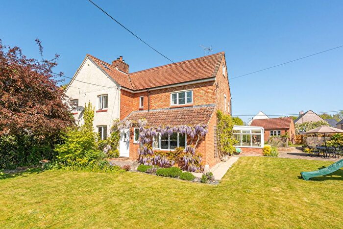 5 Bedroom Semi-detached House For Sale In Frog Lane, Great Somerford, SN15