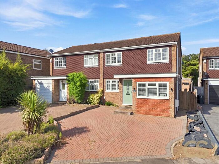 4 Bedroom Semi-Detached House For Sale In Spicersfield, Cheshunt, Hertfordshire, EN7