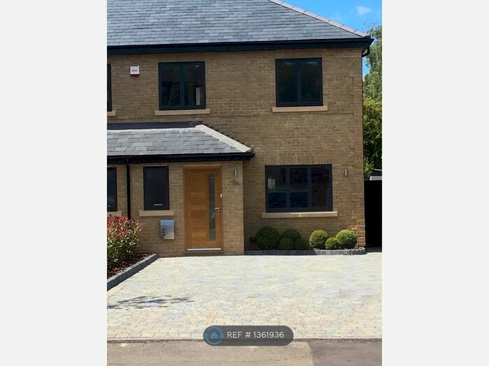 4 Bedroom Semi-Detached House To Rent In Norheads Lane, Biggin Hill, Westerham, TN16