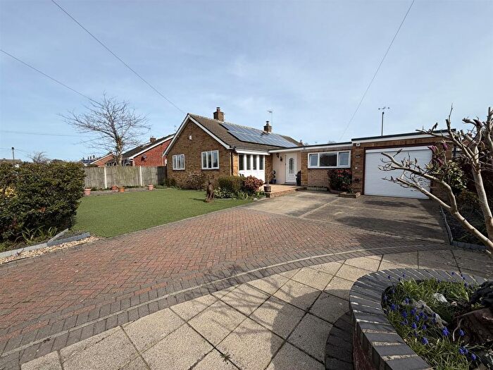 4 Bedroom Detached Bungalow For Sale In Longden Avenue, Oulton Broad, NR32