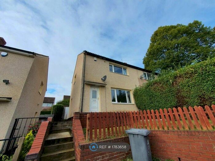 2 Bedroom Semi-Detached House To Rent In Mountain Crescent, Dewsbury, WF12