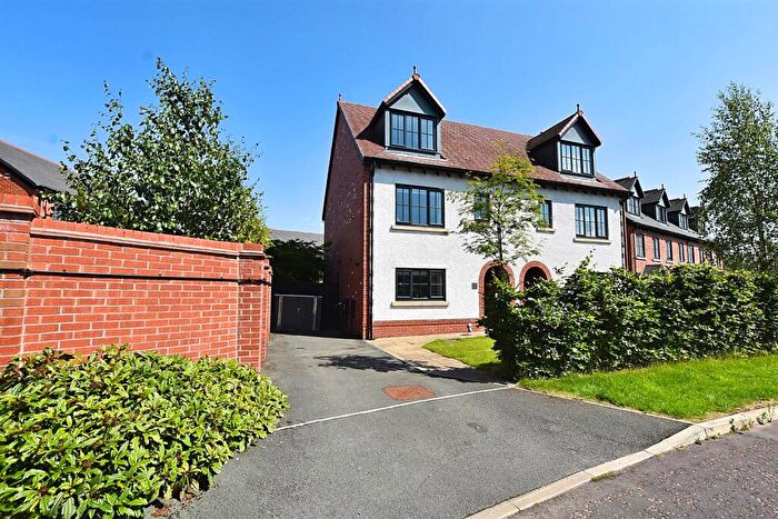 4 Bedroom Semi-Detached House For Sale In Holly Close, Holmes Chapel, CW4