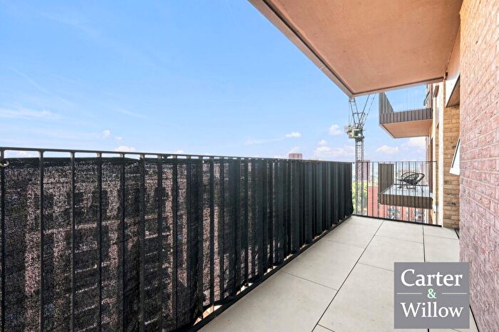 2 Bedroom Flat For Sale In Edmund Rise, Abbey Road, Barking, IG11