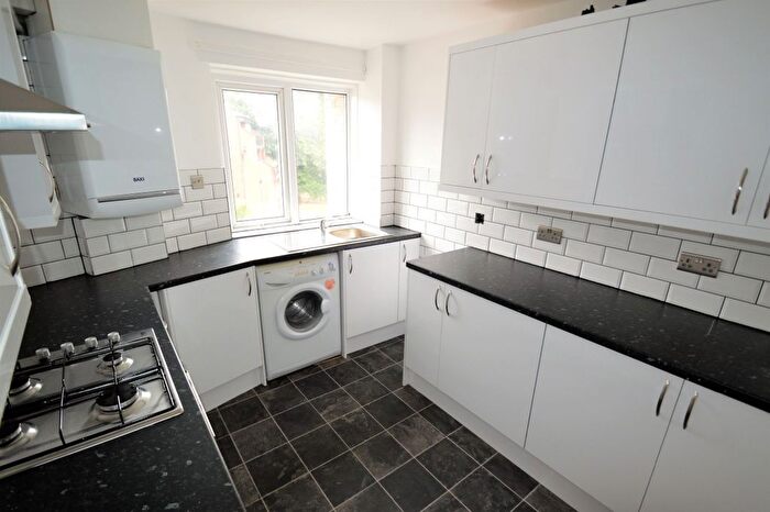 2 Bedroom Flat For Sale In Elizabeth Court, Lake Road East, Cardiff, CF23
