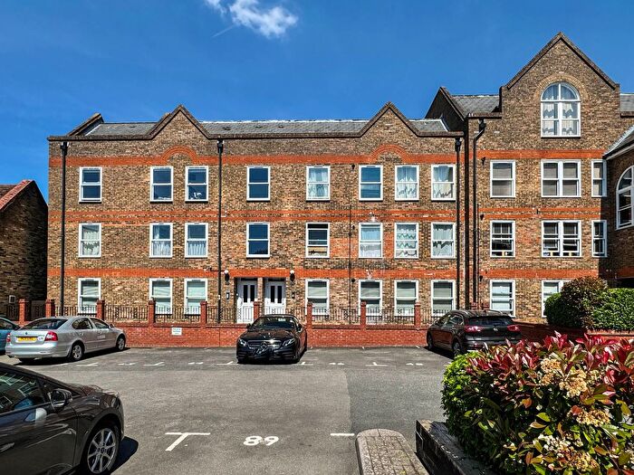 2 Bedroom Flat To Rent In Station Road, Ware, SG12