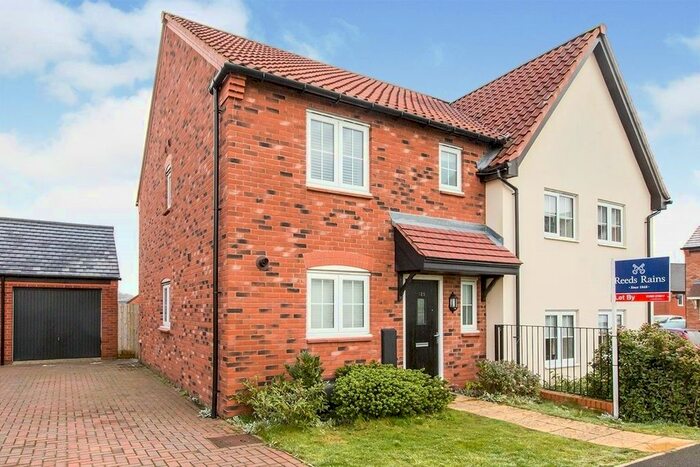 3 Bedroom Semi-Detached House To Rent In Loachbrook Farm Way, Congleton, Cheshire, CW12