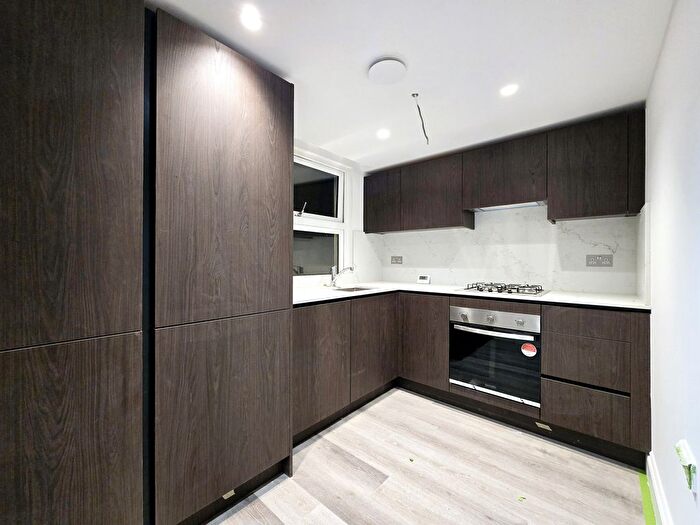 2 Bedroom Flat To Rent In Rita Road, Vauxhall, SW8