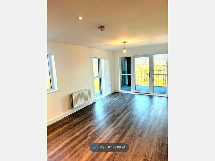 2 Bedroom Flat To Rent In Ebbsfleet Valley, Kent, DA10