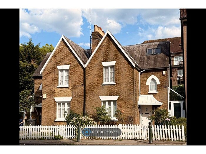 3 Bedroom Semi-Detached House To Rent In Highfield Road, London, NW11
