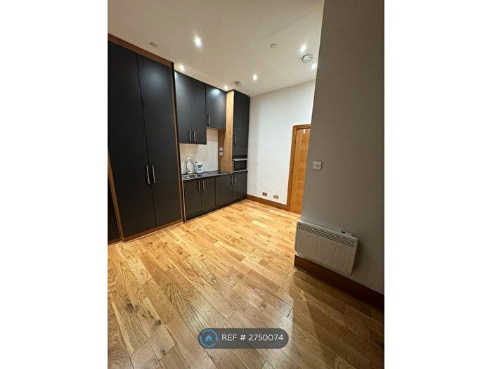 Studio To Rent In Kilburn High Road, London, NW6