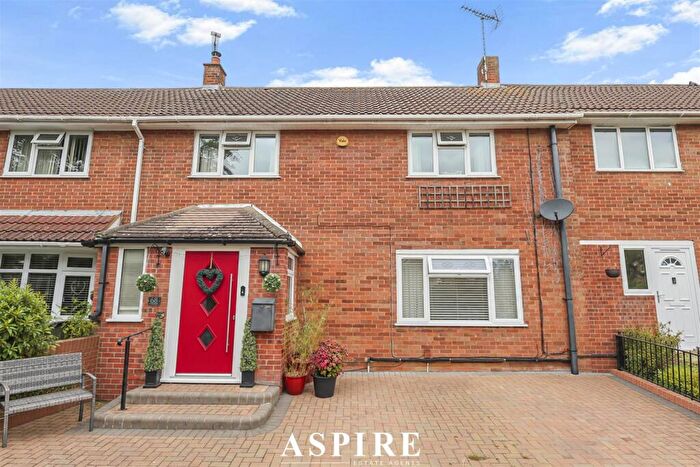 4 Bedroom Terraced House For Sale In Theydon Crescent, Basildon, SS14