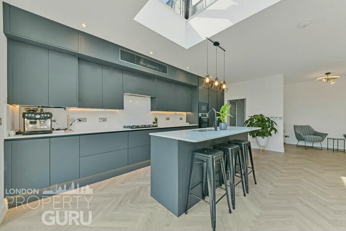 4 Bedroom Flat To Rent In Disraeli Road, London, SW15