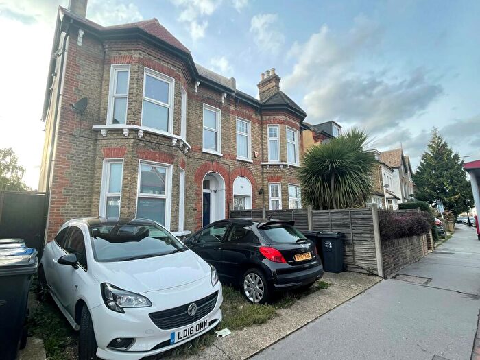 2 Bedroom Apartment To Rent In Portland Road, South Norwood, SE25