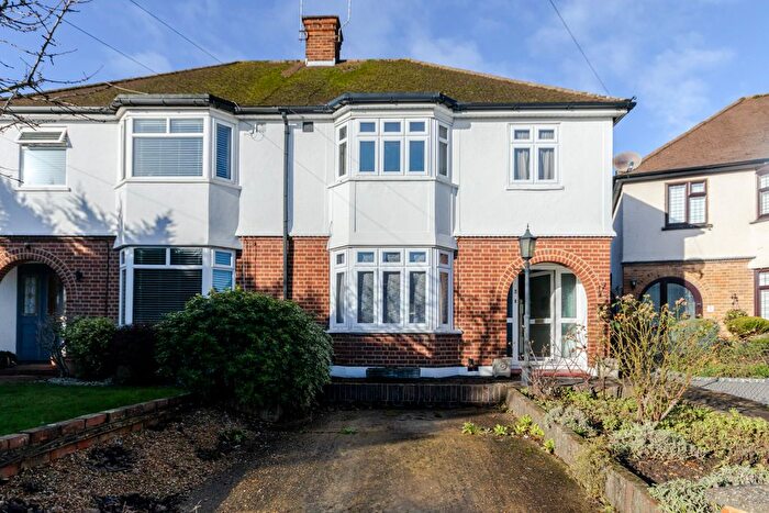 3 Bedroom Semi Detached House For Sale In Lansdowne Close, Garston, Watford, WD25