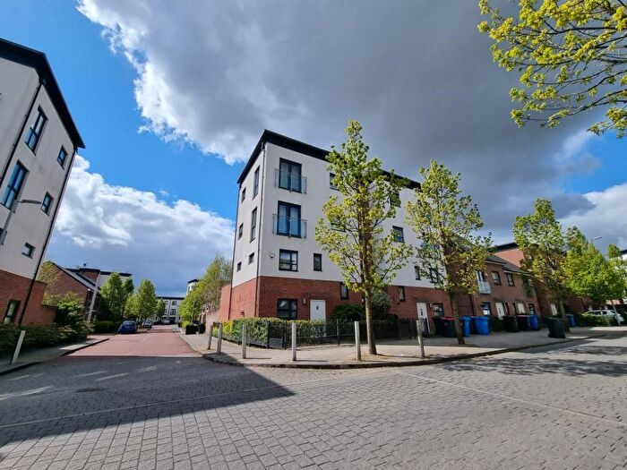 3 Bedroom Property To Rent In Broughton Lane, New Broughton, Salford, M7