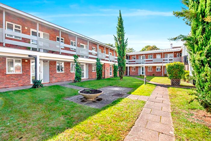 1 Bedroom Flat For Sale In Mathon Court, Guildford, GU1