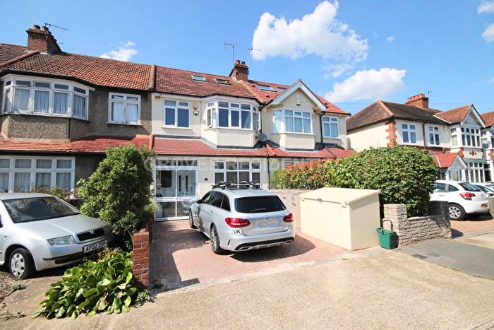5 Bedroom Semi-Detached House To Rent In Franks Avenue, New Malden, KT3