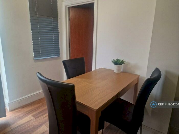 1 Bedroom Flat To Rent In Coniston Road, Patchway, Bristol, BS34