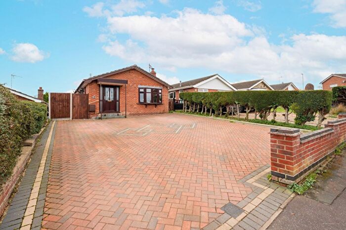 3 Bedroom Detached Bungalow For Sale In Steepgreen Close, Norwich, NR1