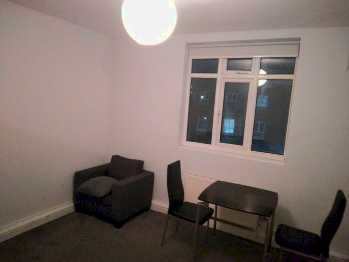 2 Bedroom Flat To Rent In Well Street, London, E9