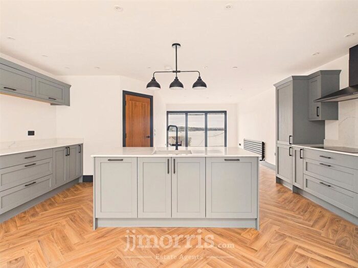 3 Bedroom Property For Sale In Cleddau Avenue, Milford Haven, SA73