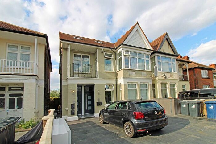 2 Bedroom Flat To Rent In Lynton Road, London, W3