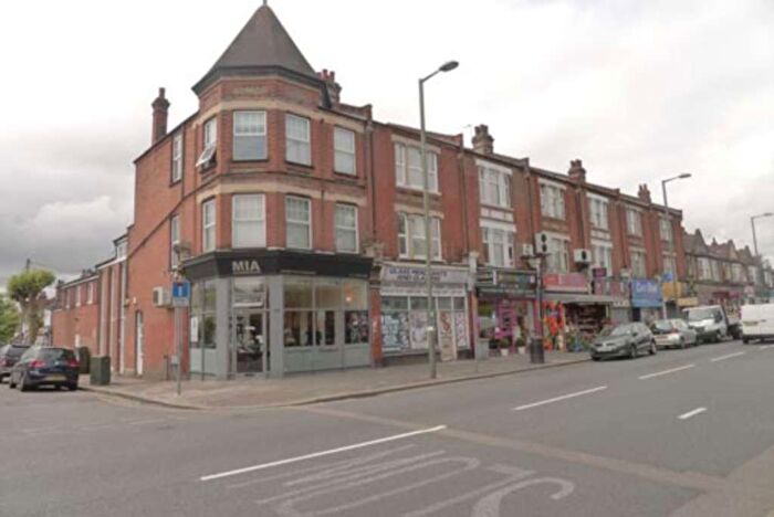 2 Bedroom Flat To Rent In Friern Barnet Road, Friern Barnet, London, N11