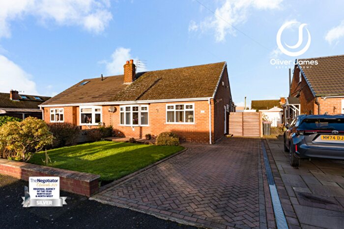 3 Bedroom Semi-Detached Bungalow For Sale In Meadowside Avenue, Irlam, M44