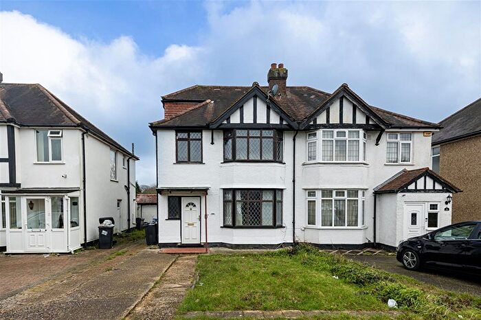 4 Bedroom Semi Detached House For Sale In Limpsfield Road, South Croydon, CR2