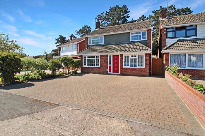4 Bedroom Detached House For Sale In Whalley Drive, Bletchley, Milton Keynes, Buckinghamshire, MK3