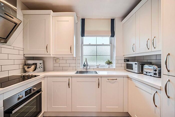 2 Bedroom Flat For Sale In Matilda House, St Katharine Docks, London, E1W