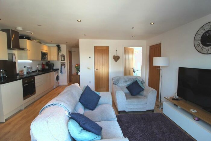 2 Bedroom Apartment To Rent In Normandy House, Wolsey Road, Hemel Hempstead, Hertfordshire, HP2