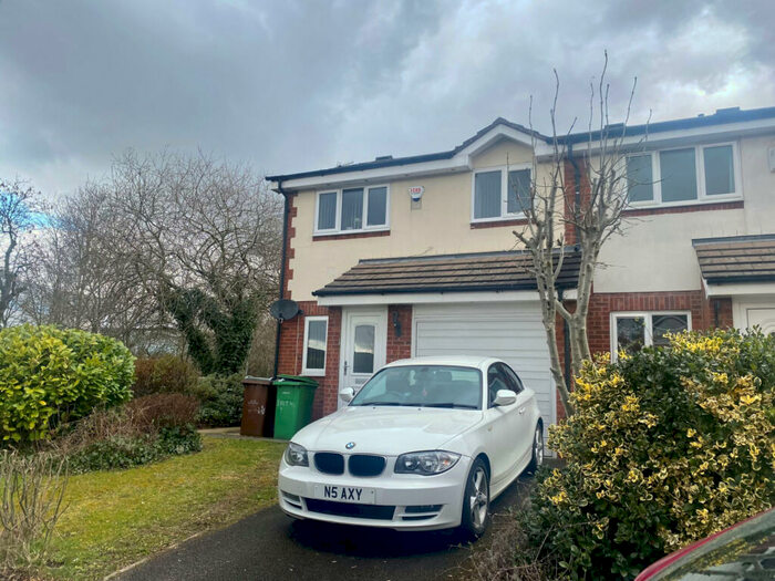 2 Bedroom Detached House To Rent In Heron Drive, Lenton, Nottingham, NG7