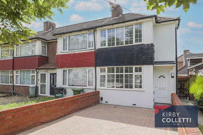 3 Bedroom End Of Terrace House To Rent In Eleanor Cross Road, Waltham Cross, EN8