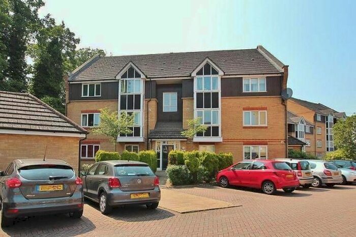 2 Bedroom Flat To Rent In Faraday Road, Guildford, GU1