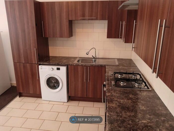 2 Bedroom Flat To Rent In Victoria Street, Denton, Manchester, M34