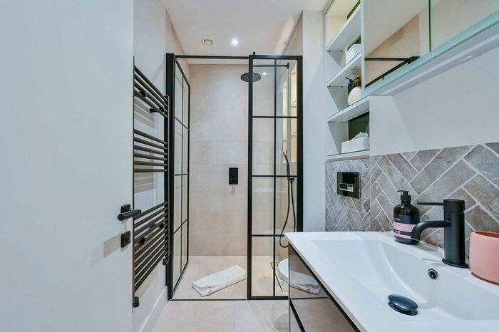 1 Bedroom Flat To Rent In Charlotte Street, Fitzrovia, London, W1T