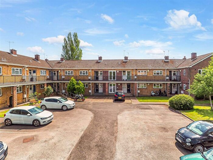 1 Bedroom Flat For Sale In Clarendon Avenue, Andover, SP10