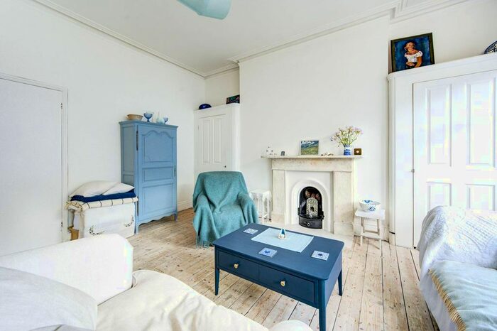 1 Bedroom Flat To Rent In Charleville Road, Barons Court, London, W14